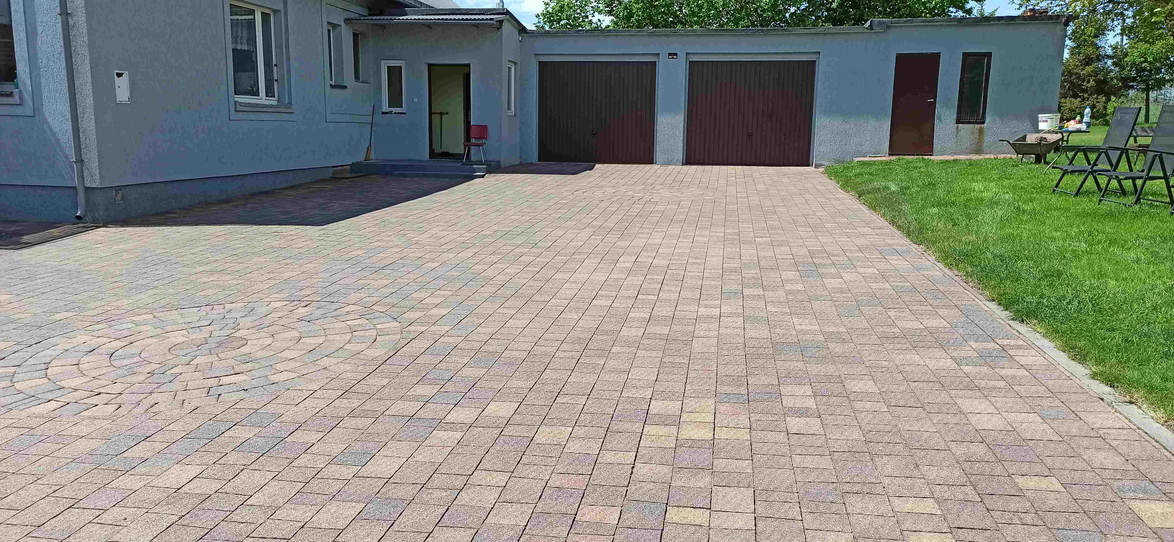 kostka-brukowa brąz