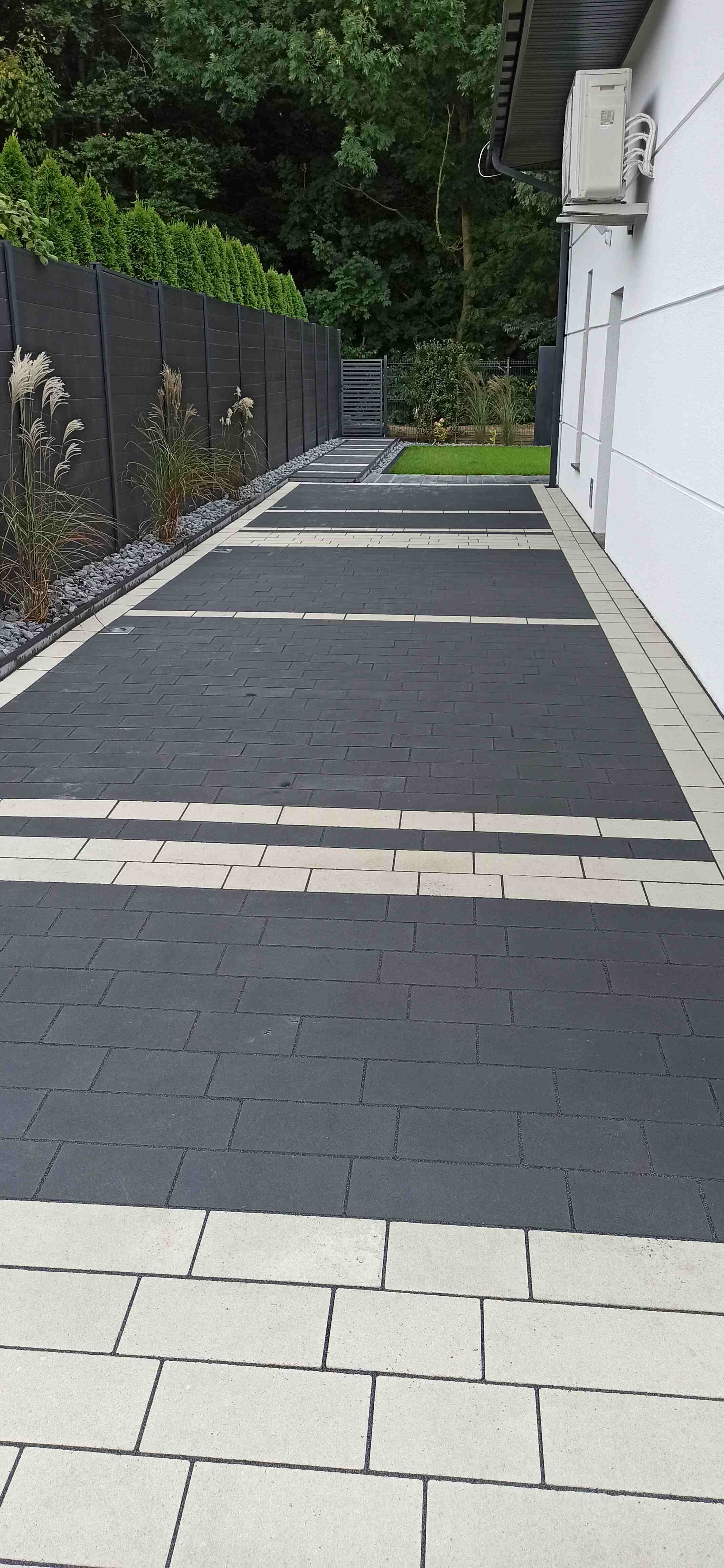 kostka-brukowa ciemna i jasna